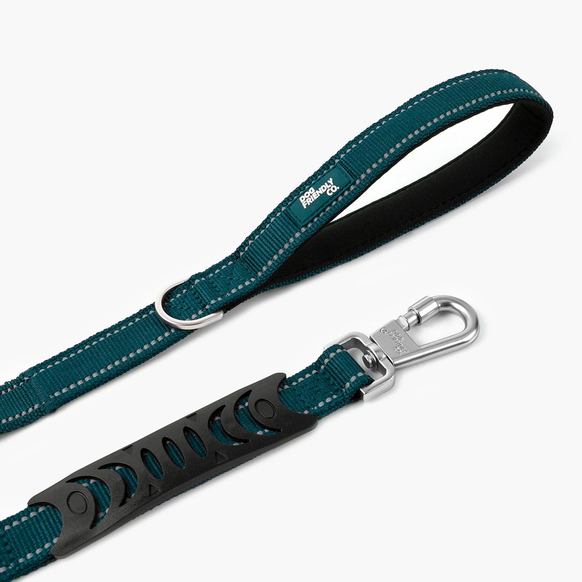 Close-up of the padded handle, clip and bungee grip of the Forest bungee leash
